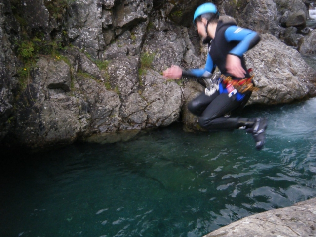 Canyoning in the Hautes Pirenéus 